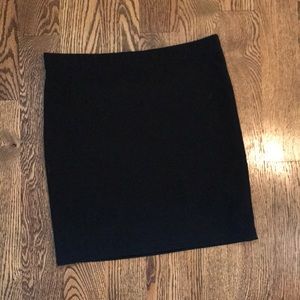 Stretchy mini skirt